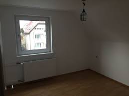 Schönes, sehr helles und hochwertig möbliertes zimmer in direkter nähe zum porsche zu vermieten. 3 Zimmer Wohnung Zu Vermieten 70435 Stuttgart Zuffenhausen Hordtstr 77 Mapio Net
