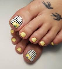 Black And White Striped Toe Nails Do You Bite Your Nails Read Our Tips For Having Beautiful Nails Summer Toe Nails Cute Toe Nails Pedicure Designs Toenails
