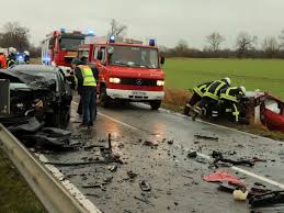 Der däne christian eriksen bricht während des spiels gegen finnland zusammen. Todlicher Zusammenprall Im Kreis Verden Frau Stirbt Bei Unfall In Thedinghausen Thedinghausen