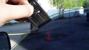 While tinted car windows can look great, sometimes they don't and you need to take it off. 5 Easy Ways To Remove Window Tint Without Scratching The Glass