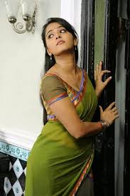 Gautami is a telugu born actress. Anushka Loves Saree 100 Hot Looking Photos Of Anushka Shetty In Saree