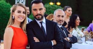 Daha önceden nişanın müjdesini veren alişan, eda erol'ün ailesiyle tanıştı. Eda Erol Ve Ali San Ayrildi Mi Eda Erol Kimdir