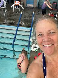 2day we celebrated our first month together! We enjoyed making Fall crafts,  leaves ( made into ourselves) with sparkles and all... we had cupcakes with  KitKat candles, fruit and crackers 😋 thank