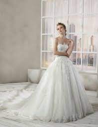 Echo Strip Tags Get The Title Post Id Par Le Showroom Du Mariage Robe De Mariee Robe De Mariee Paris Robe Princesse Mariage