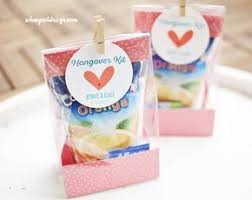 Hangover Kits Gastgeschenke Gastgeschenke Hochzeit Diy Geschenke Hochzeitstag Hochzeitseinladung