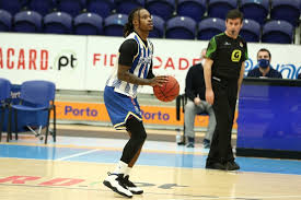 Como conhecer todos os resultados desportivos? Basquetebol Fc Porto Vence Galitos Fc Em Jogo De Sentido Unico Jornal Universitario Do Porto