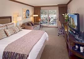 Shelter island marina is the closest yacht access to the pacific ocean in san diego. Best Western Plus Island Palms Hotel Marina 169 3 1 8 San Diego Hotel Deals Reviews Kayak