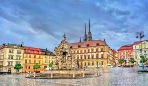 De stad český krumlov kent een historische binnenstad en heeft daardoor ook een plekje op de unesco. Top 10 Bezienswaardigheden Tsjechie Bezienswaardigheden Europa