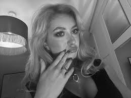 Looking for someone to host a paint & sip afternoon