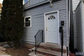 Jersey city apartment rent prices and reviews 3 bedrooms. 3 Bedroom In Irvington Nj 07111 House For Rent In Irvington Nj Apartments Com