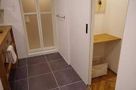 帰宅後のかばん置き場問題を解決 リュック用のバッグ置き場をリビングの近くに リビング 収納 アイデア リビング 家の設計