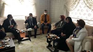 Deva partisi genel başkanı ali babacan, 25 ağustos'ta koronavirüs testinin pozitif çıktığını duyurmuştu. Ali Babacan Van Da Servet Turgut Un Ailesini Ziyaret Etti Hbr Caldiran