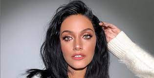She is the eldest daughter of osvaldo sabatini, an argentine actor and businessman and catherine fulop, a venezuelan actress. Oriana Sabatini Il Seno Implode Che Spettacolo E Che Occhi Foto