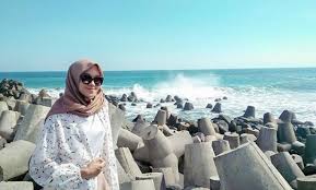 Jogja air show 2019 day 1 24 agustus 2019 menyuguhkan atraksi terjun payung di 3 titik, yaitu pantai parangtritis, pantai depok laguna pantai depok di kretek bantul bisa jadi pilihan. Tiket Masuk Pantai Glagah Kulon Progo Indah Rute Dari Jogja Purworejo Wisata Jejakpiknik Com