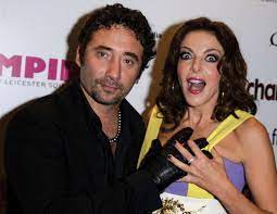 Claudia gerini, è una delle attrici italiane più amate dal pubblico, protagonista di molte pellicole di successo a fianco di colleghi altrettanto amati, come carlo verdone, gigi proietti. Claudia Gerini Eta Altezza Peso Ex Marito Ex Compagni Findazato Figlie