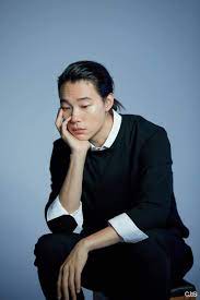 Kdrama lucky romance star ryu jun yeol is keeping himself busy not only with his upcoming films the king, taxi driver and silent witness but … Ryu Jun Yeol ë¥˜ì¤€ì—´ Ph On Twitter Look At That He Is Slaying That Man Bun Ryujunyeol ë¥˜ì¤€ì—´