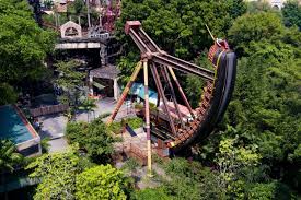 Indonesia pun boleh berbangga, karena ada 3 water park tanah air yang berhasil tembus daftar 20 water park terbaik di asia pasifik. Amusement Park Sunway Lagoon Theme Park