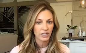 Erin Andrews hates sideline interviews