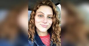 Nicole Ayers's Instagram, Twitter & Facebook