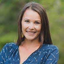 Frieda Hansen's Instagram, Twitter & Facebook