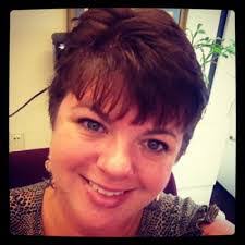 Kari Reyes's Instagram, Twitter & Facebook