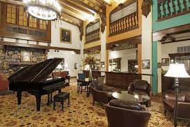 50 Of The Most Historic Hotels In America Historic Hotels Hotel Last Minute Hotel Deals