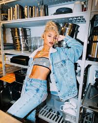You can't even see ur future i'm choosing mine [fingers crossed emoji. Lost Culture On Twitter Danileigh S Hit Single Lil Bebe Reaches 100m Global Streams Looks Like It S Her Time Https T Co Demio0vabw Https T Co Jei3hs2vwy