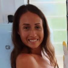 Yoga teacher says being nude is great for avoiding tan lines - Daily Star