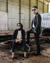 Maybe you would like to learn more about one of these? Ootd Hijab Prewedding Tema Hitam Putih Follow Facebook