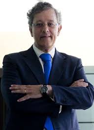 Stream tracks and playlists from henrique almeida. Expresso Almeida Henriques Era Dantesco As 4 Da Manha Cheguei A Admitir Que Tudo Podia Acontecer