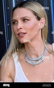Sara foster hi-res stock photography and images