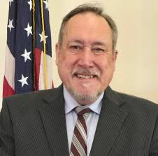 Is it better to troll with or against the current?