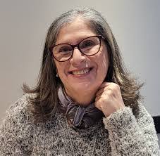 Lisa Lally's Instagram, Twitter & Facebook