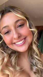 Samantha Weitzel's Instagram, Twitter & Facebook