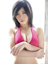 ものまねタレントミラクルひかる水着ビキニ画像「23枚」 | 水着グラビア