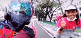 Rider delivery jobs foodpanda per | aaj hi apply karein. Foodpanda Rider Helps Fellow Foodpanda Walker Trying To Visit His Father At Selayang Hospital Video Life Malay Mail