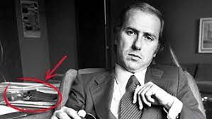 Последние твиты от silvio berlusconi (@berlusconi). Foto Inedita Mostra Silvio Berlusconi Armado Nos Anos 1970 Na Italia