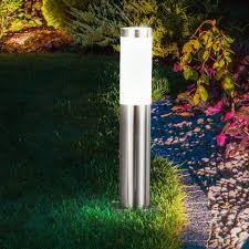 Dabei macht sich eine standleuchte mit bewegungsmelder besonders gut im eingangsbereich oder um dunklere ecken rund um haus und hof auszuleuchten. Etc Shop Led Steckdosenleuchte Aussen Standleuchte Led Garten Stehlampe Saulenleuchte 1x E27 7 Watt 560 Lumen Hohe 45 Cm Online Kaufen Otto