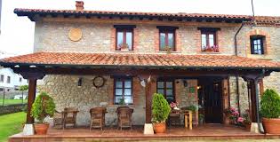 Era nuestra casa, y al estamos en vispieres, un barrio muy tranquilo y que está a 2 kilómetros de santillana del mar, muy cerca de todos los atractivos turísticos de cantabria. Posada Rural En Santillana Del Mar Posada Los Cantabros