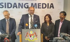 Packed with all the necessary nursing equipment, she will have all the tools she needs to diagnose and cure all of her patients. Malaysiakini Media Council Will Only Work If Pppa Abolished Cij Reiterates