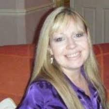 Mandy Biggs's Instagram, Twitter & Facebook