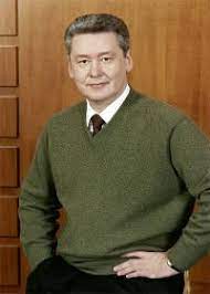 Jun 03, 2021 · в 2013 году бутина в своем блоге сравнила тело вождя с мумиями египетских фараонов, «которые сейчас разъезжают по миру в качестве музейных экспонатов, а их гробницы привлекают в египет. Sergej Semyonovich Sobyanin Biografiya Personbio Com Biografii Foto Citaty