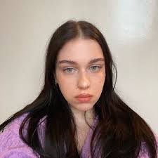 Angelina Fowler's Instagram, Twitter & Facebook