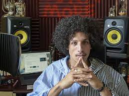 Riles Une Future Sensation Du Rap Que Le Monde Entier Va Decouvrir C Copyright Le Journal Du Dimanche Riles Future S Rap Celebrites Inspirantes Rappeur