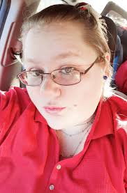 Lakme lip gloss gives shiny look