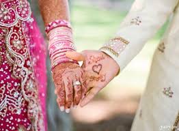 Photo Indian Wedding Couple Portrait Henna Holding Hands Indian Wedding Couple Chicago Wedding Photography Chicago Indian Wedding