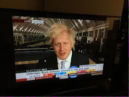 Prime minister boris johnson offers an apology to a reporter's mother for his unkempt hair, while on a trip to openreach in bolton, greater manchester.read. Boris Johnson S Hair On Twitter Looking Smashing Last Night Http T Co Zzsccihnlh