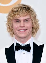 Evan Peters Cabello Rubio