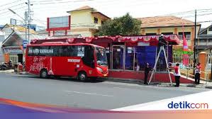 Sewa bus semarang harga rental bus termurah di wilayah ungaran dan ambarawa unit terbaru fasilitas lengkap tersedia elf hiace medium 3/4 big bus pariwisata. Selama Setahun 30 Sopir Bus Trans Semarang Dipecat Apa Masalahnya