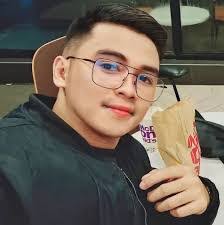 Michael Cielo's Instagram, Twitter & Facebook